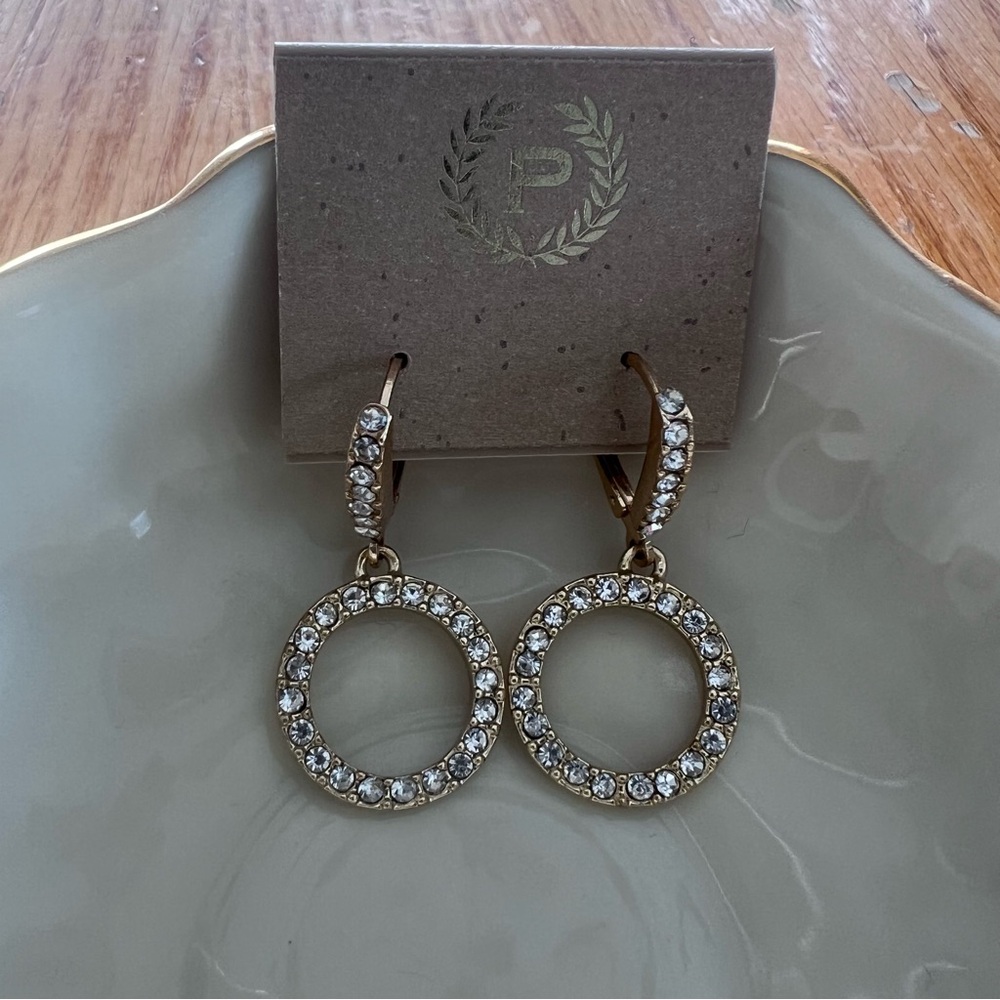 Beautiful Drop Gold tone earrings.  Sparkly rhinestones and yellow gold.